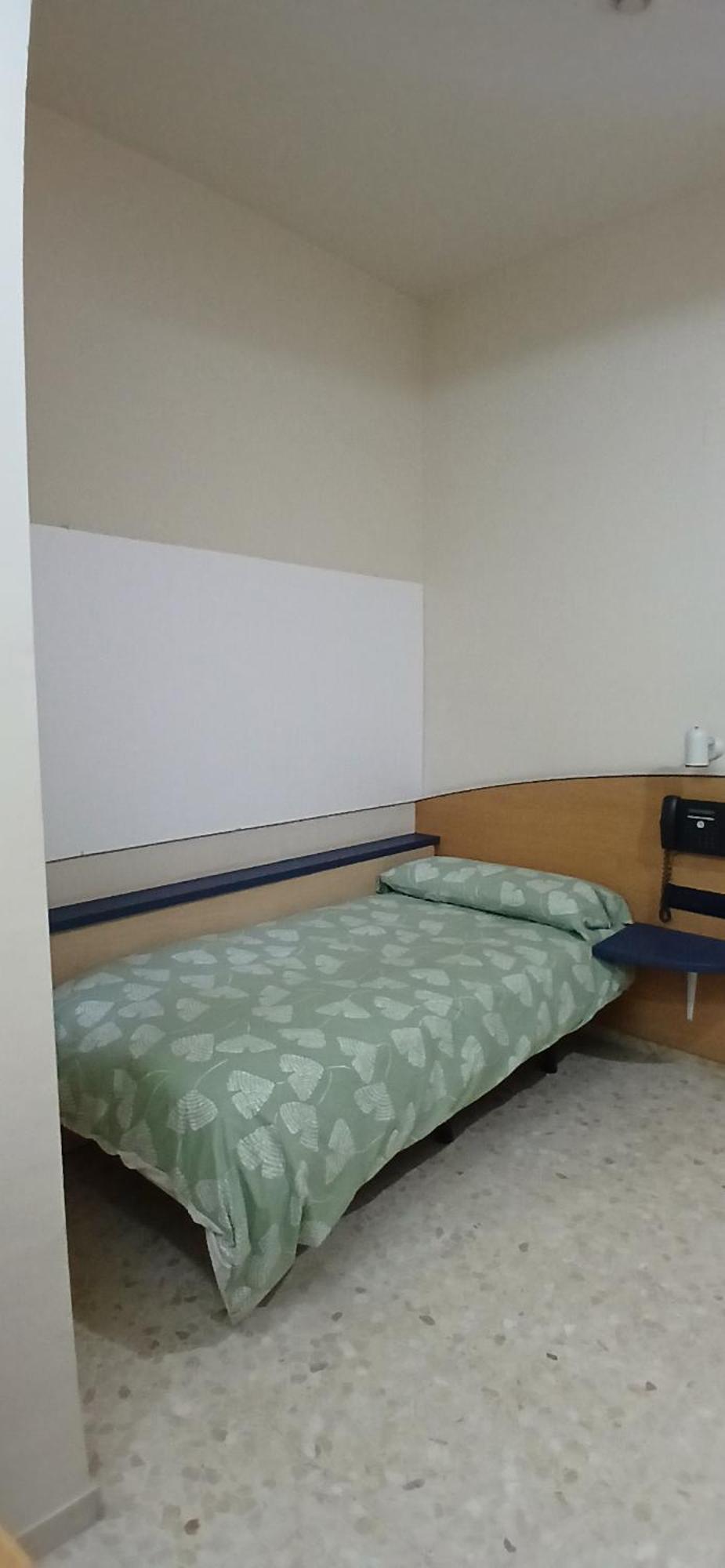 Larru Los Bermejales Residencia Universitaria — Fotos 1